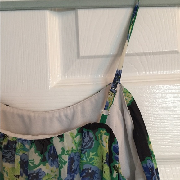 Floral Summer Top - Picture 3 of 3